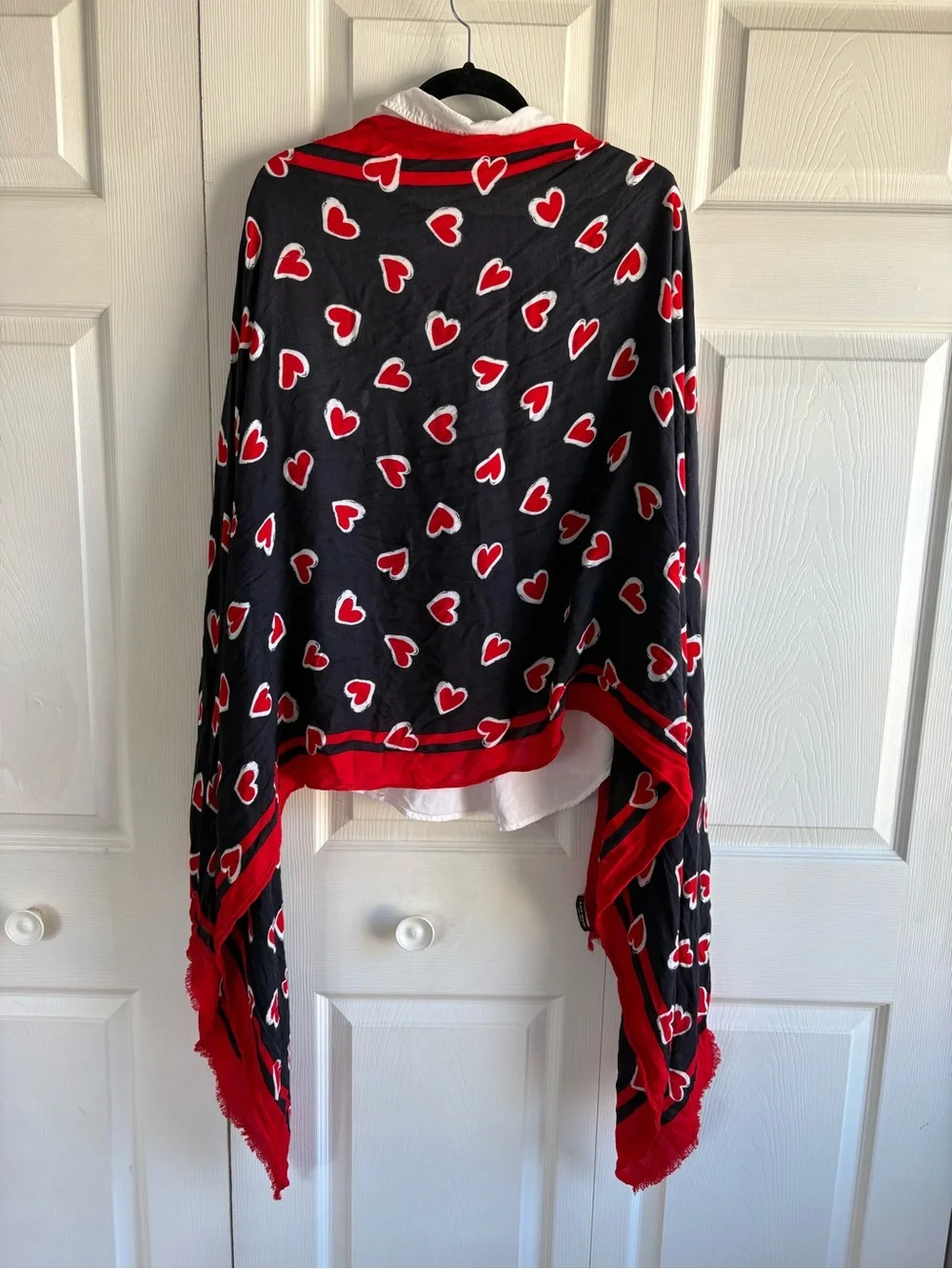 KATE SPADE Brushstroke Heart Oblong Scarf Black Red White Novelty Teacher Career